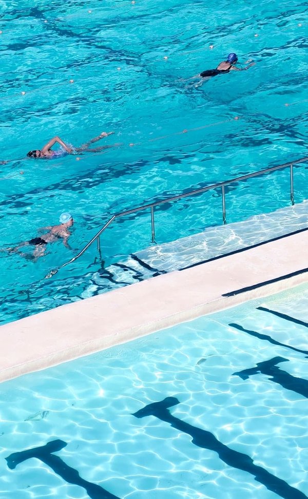 Quels sont les bénéfices d'un entraînement en apnée en piscine et comment s'y préparer?